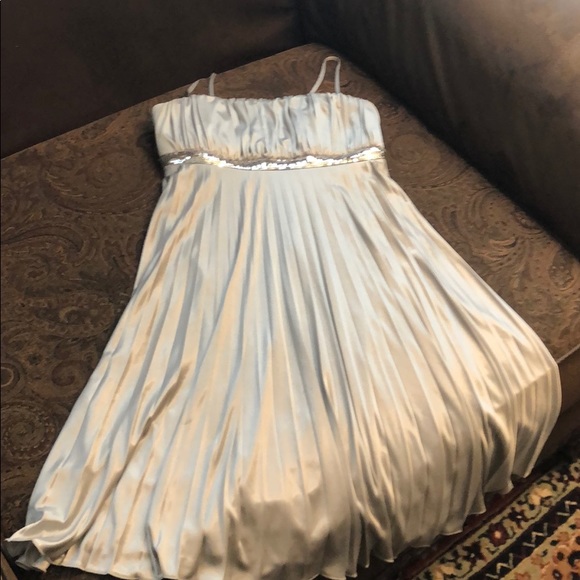 Dresses & Skirts - Cute mini dress